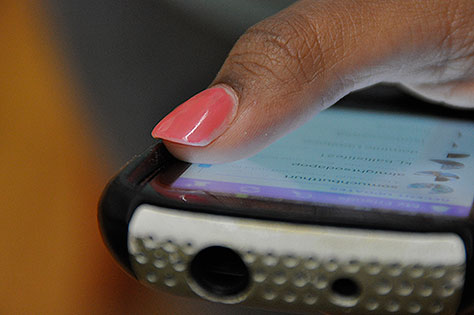 Cases on smartphones can interfere with touching the edge of the screen