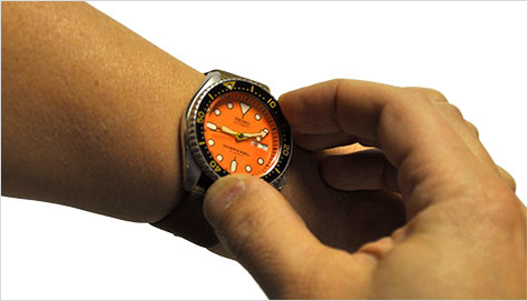 One-way rotating bezel on a dive watch